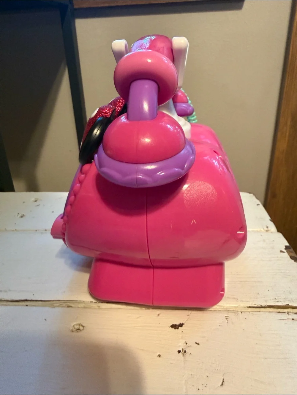 Phone Play Pretend Disney Minnie Mouse Happy Helpers Lights Up & Makes Sound.